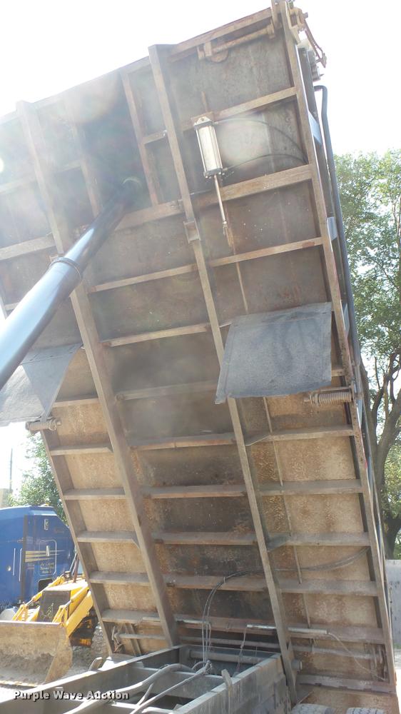 image for item DB3349 1983 Kenworth W900 dump truck