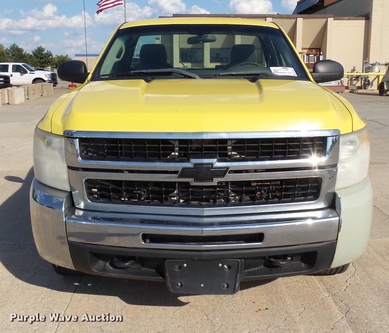 image for item DB4053 2007 Chevrolet Silverado 2500HD pickup truck