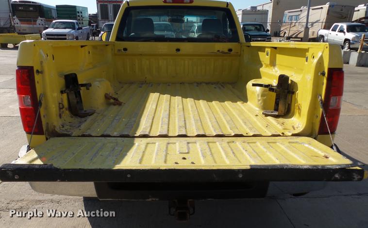image for item DB4053 2007 Chevrolet Silverado 2500HD pickup truck