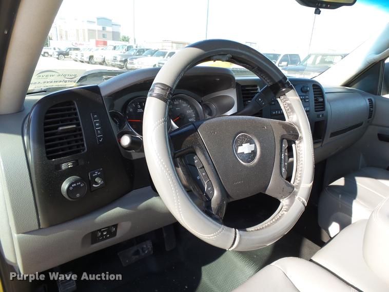 image for item DB4055 2010 Chevrolet Silverado 2500HD pickup truck