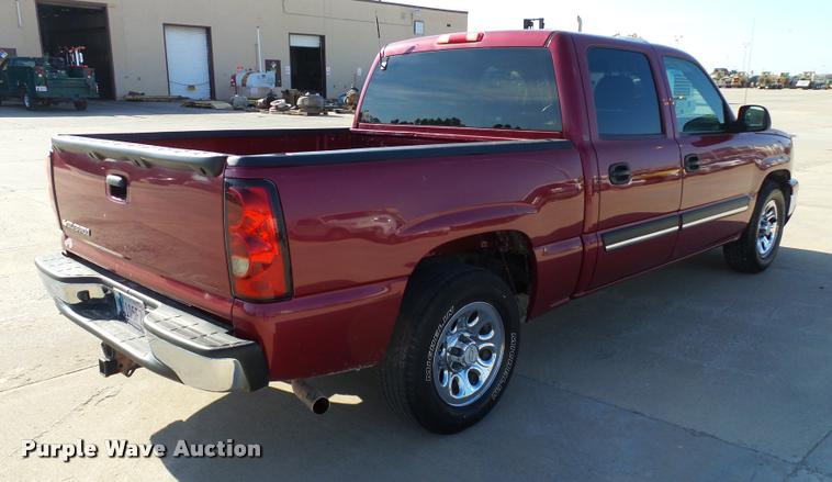 image for item DB4056 2006 Chevrolet Silverado 1500 Crew Cab pickup truck