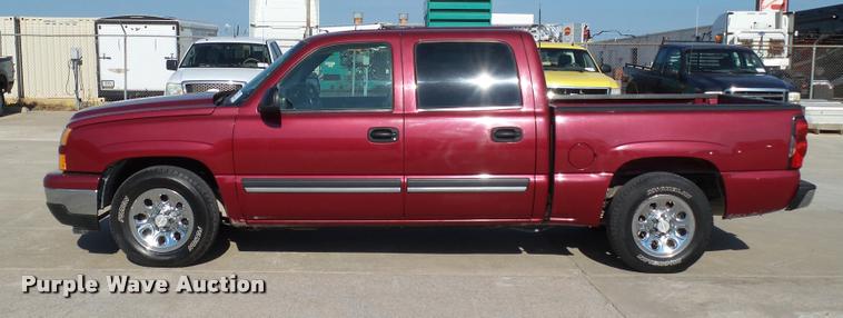 image for item DB4056 2006 Chevrolet Silverado 1500 Crew Cab pickup truck