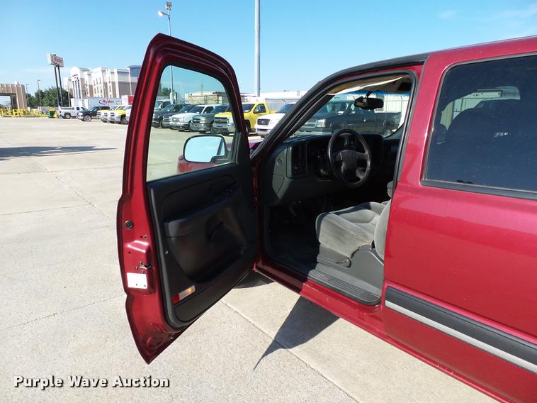 image for item DB4056 2006 Chevrolet Silverado 1500 Crew Cab pickup truck