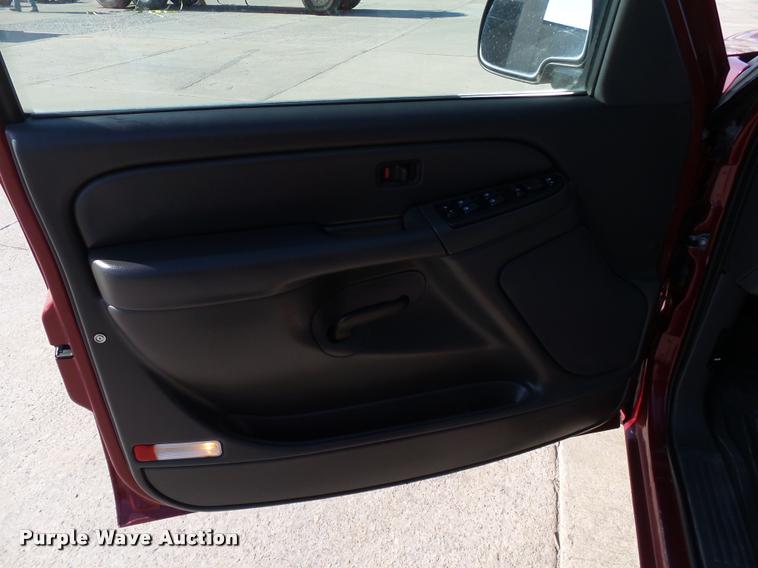 image for item DB4056 2006 Chevrolet Silverado 1500 Crew Cab pickup truck