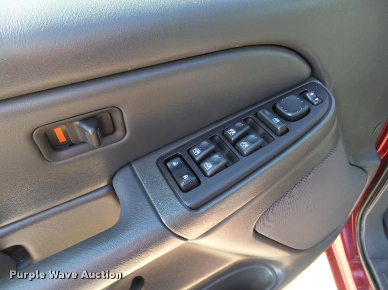 image for item DB4056 2006 Chevrolet Silverado 1500 Crew Cab pickup truck