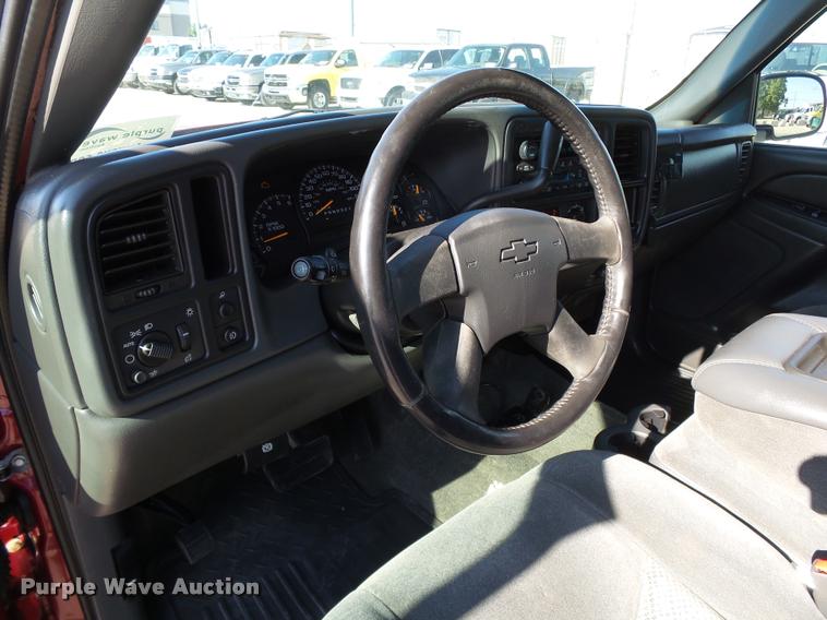 image for item DB4056 2006 Chevrolet Silverado 1500 Crew Cab pickup truck