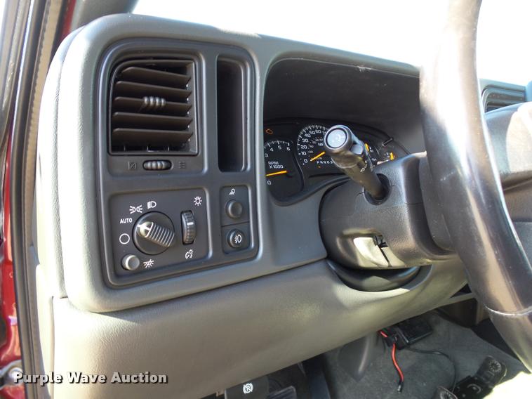 image for item DB4056 2006 Chevrolet Silverado 1500 Crew Cab pickup truck