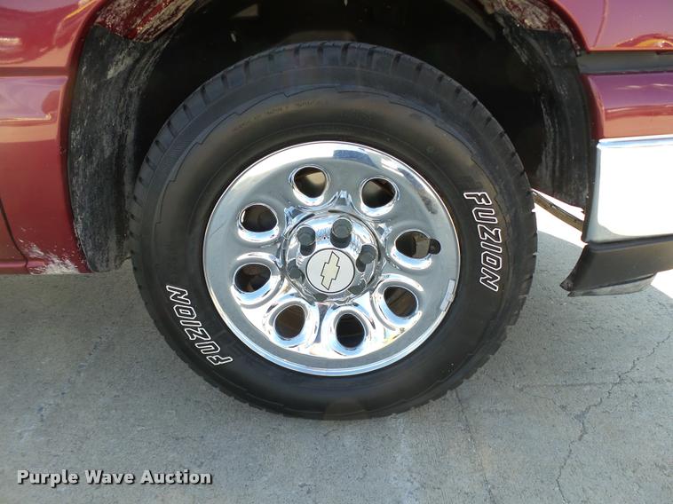 image for item DB4056 2006 Chevrolet Silverado 1500 Crew Cab pickup truck