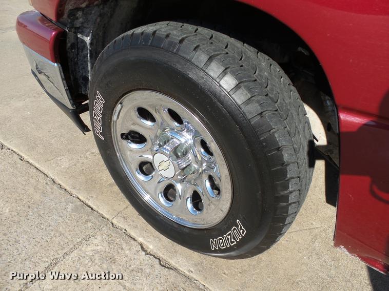 image for item DB4056 2006 Chevrolet Silverado 1500 Crew Cab pickup truck