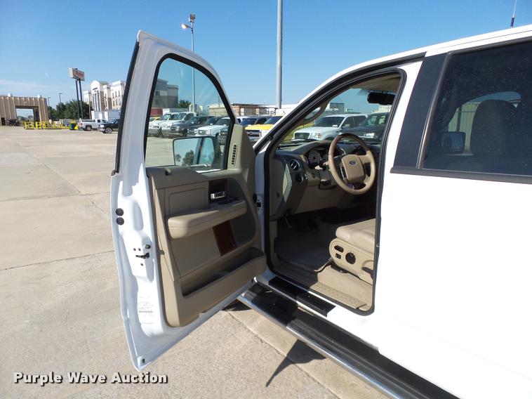 image for item DB4057 2006 Ford F150 Lariat SuperCrew pickup truck