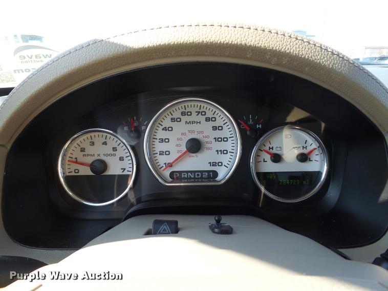 image for item DB4057 2006 Ford F150 Lariat SuperCrew pickup truck