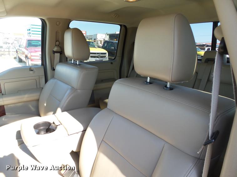 image for item DB4057 2006 Ford F150 Lariat SuperCrew pickup truck