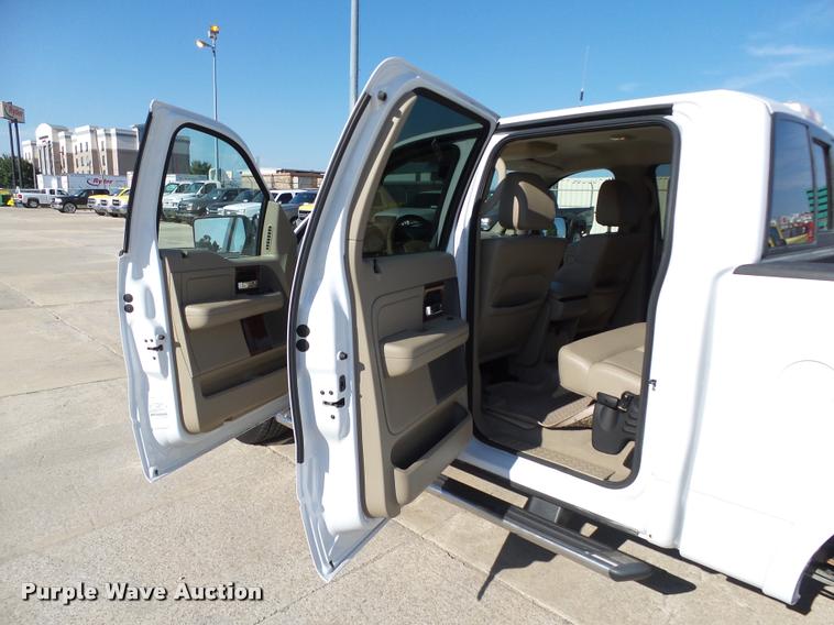 image for item DB4057 2006 Ford F150 Lariat SuperCrew pickup truck