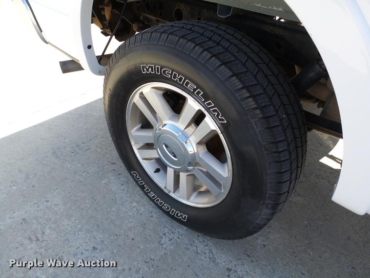 image for item DB4057 2006 Ford F150 Lariat SuperCrew pickup truck