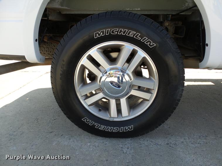 image for item DB4057 2006 Ford F150 Lariat SuperCrew pickup truck