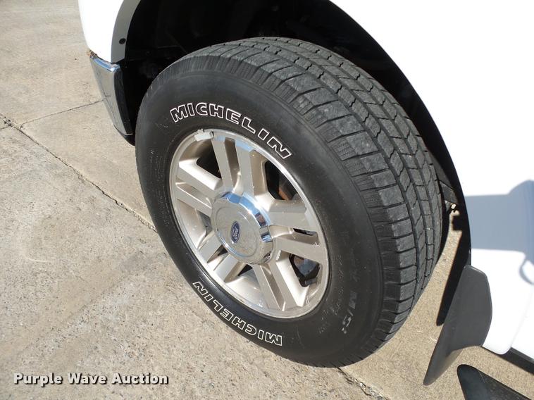 image for item DB4057 2006 Ford F150 Lariat SuperCrew pickup truck