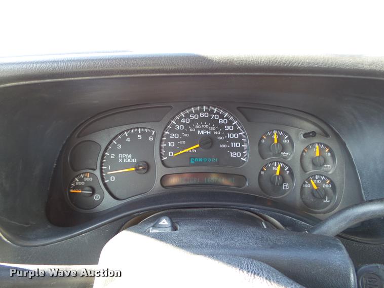 image for item DB4059 2004 Chevrolet Silverado 2500HD Ext. Cab pickup truck