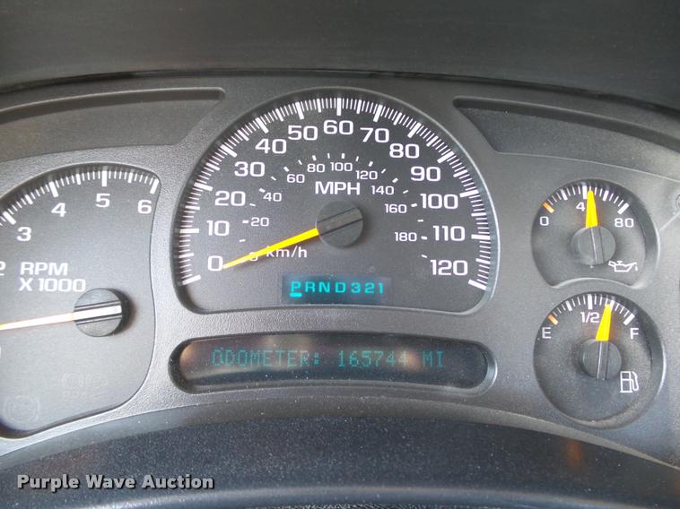 image for item DB4059 2004 Chevrolet Silverado 2500HD Ext. Cab pickup truck