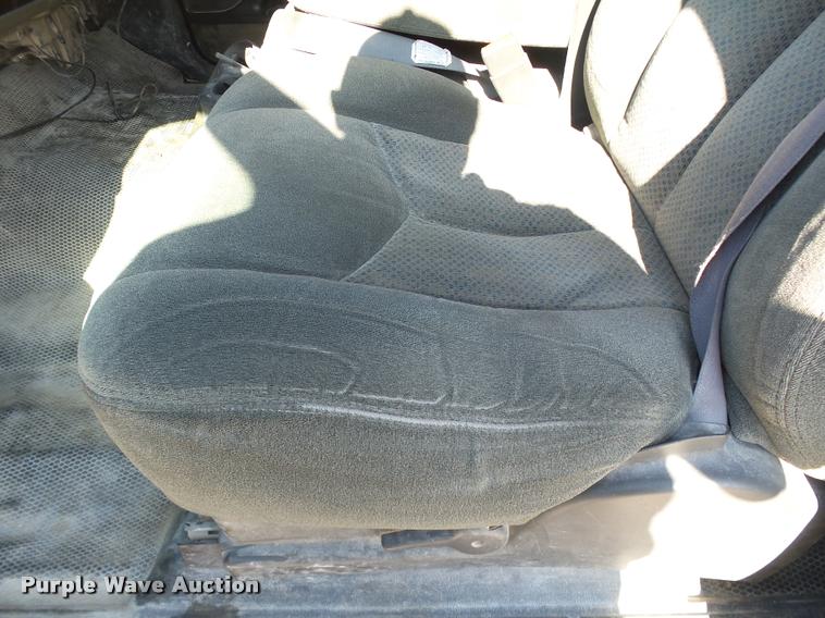 image for item DB4059 2004 Chevrolet Silverado 2500HD Ext. Cab pickup truck