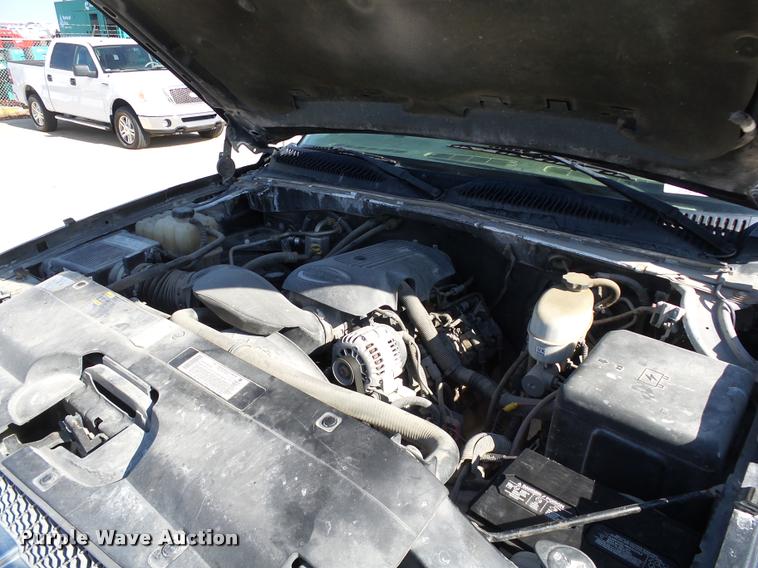 image for item DB4059 2004 Chevrolet Silverado 2500HD Ext. Cab pickup truck