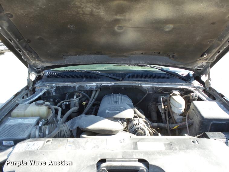 image for item DB4059 2004 Chevrolet Silverado 2500HD Ext. Cab pickup truck