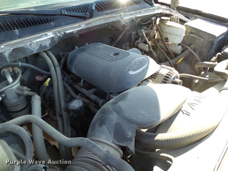 image for item DB4059 2004 Chevrolet Silverado 2500HD Ext. Cab pickup truck