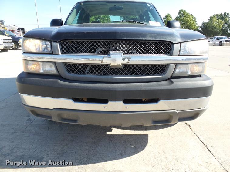image for item DB4059 2004 Chevrolet Silverado 2500HD Ext. Cab pickup truck
