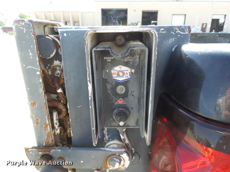 image for item DB4059 2004 Chevrolet Silverado 2500HD Ext. Cab pickup truck