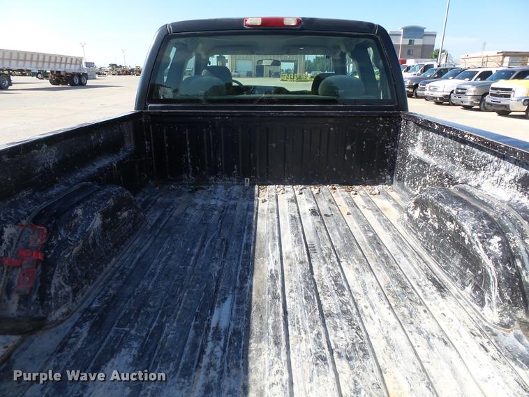image for item DB4059 2004 Chevrolet Silverado 2500HD Ext. Cab pickup truck