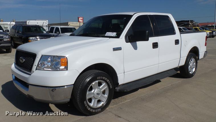 image for item DB4060 2004 Ford F150 XLT SuperCrew pickup truck