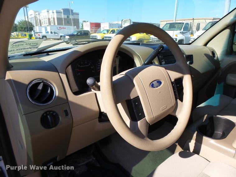 image for item DB4060 2004 Ford F150 XLT SuperCrew pickup truck