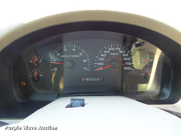 image for item DB4060 2004 Ford F150 XLT SuperCrew pickup truck