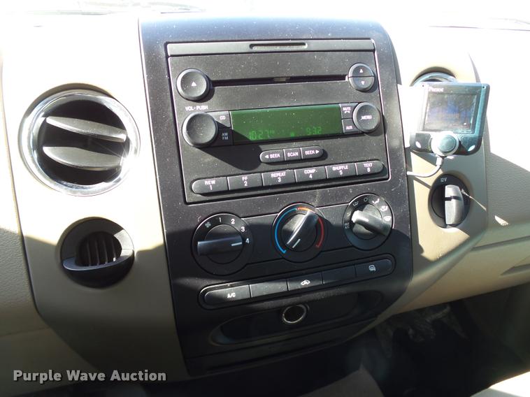 image for item DB4060 2004 Ford F150 XLT SuperCrew pickup truck