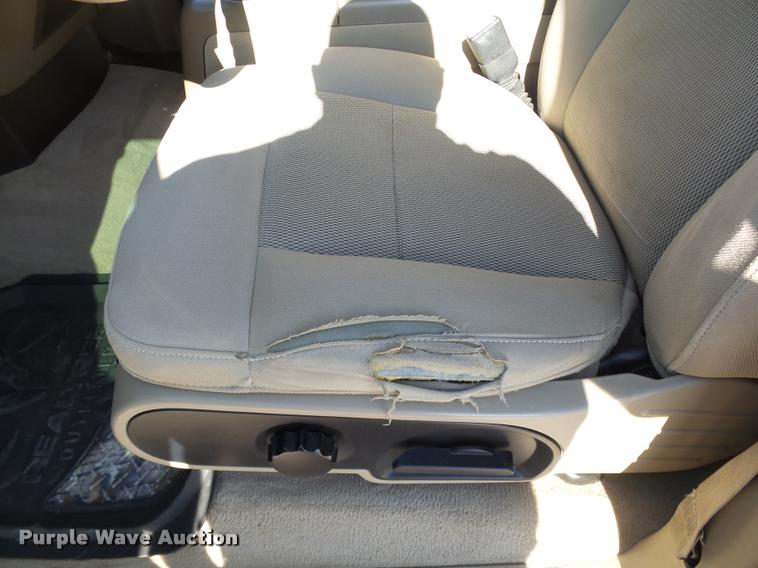 image for item DB4060 2004 Ford F150 XLT SuperCrew pickup truck