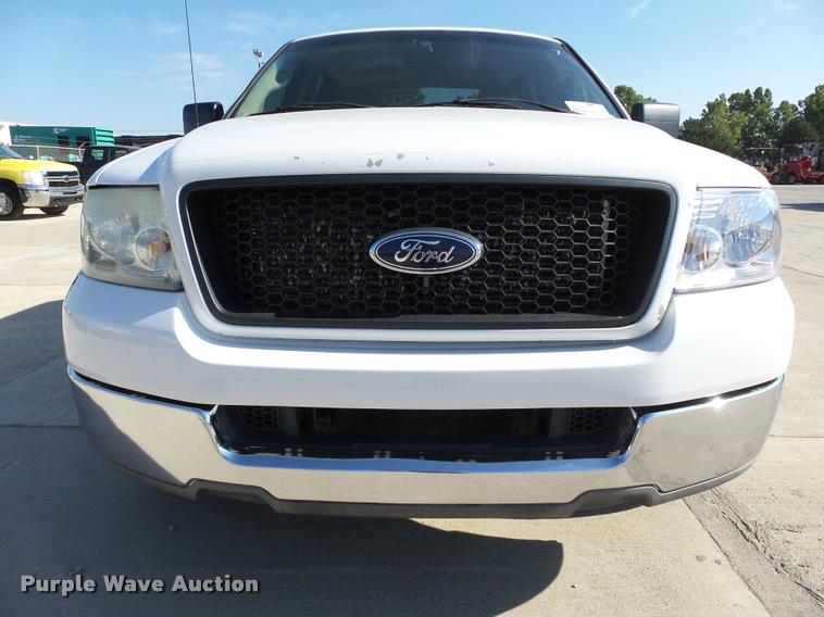 image for item DB4060 2004 Ford F150 XLT SuperCrew pickup truck