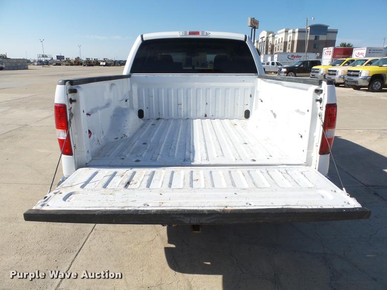 image for item DB4060 2004 Ford F150 XLT SuperCrew pickup truck