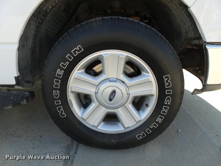 image for item DB4060 2004 Ford F150 XLT SuperCrew pickup truck