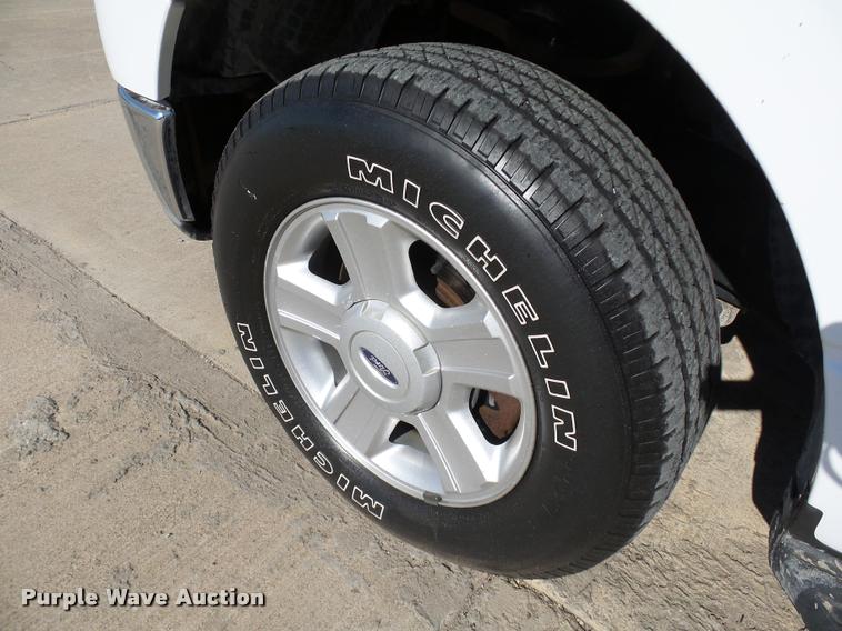 image for item DB4060 2004 Ford F150 XLT SuperCrew pickup truck