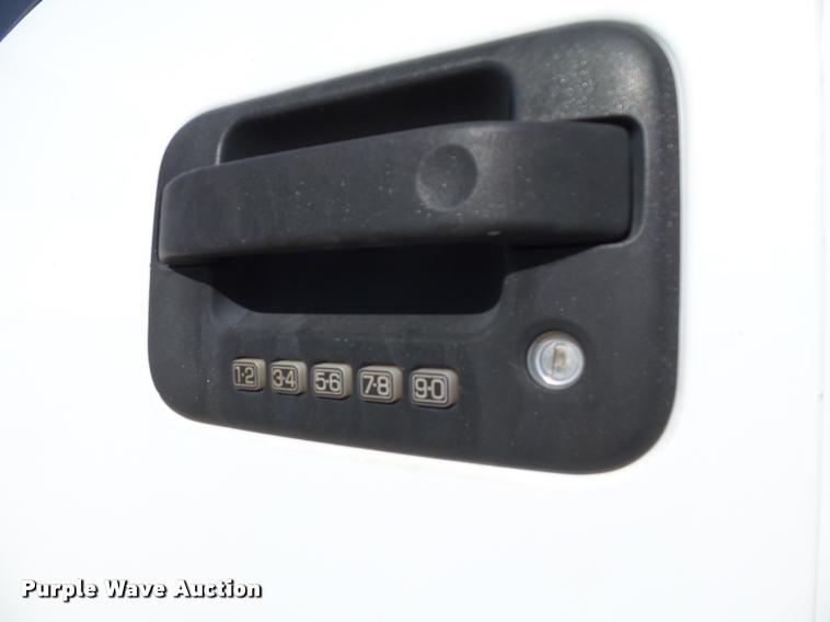 image for item DB4060 2004 Ford F150 XLT SuperCrew pickup truck