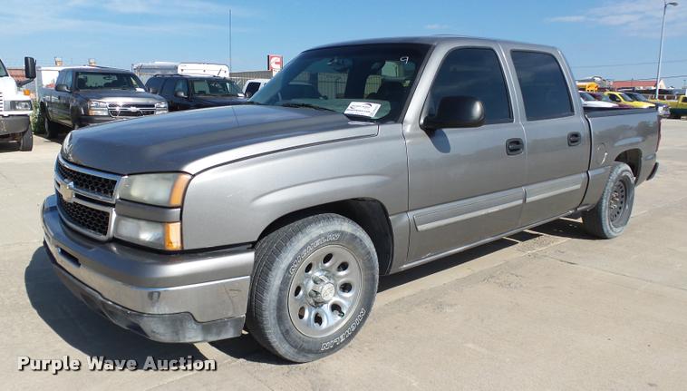 image for item DB4062 2007 Chevrolet Silverado Classic 1500 LT Crew Cab pickup truck