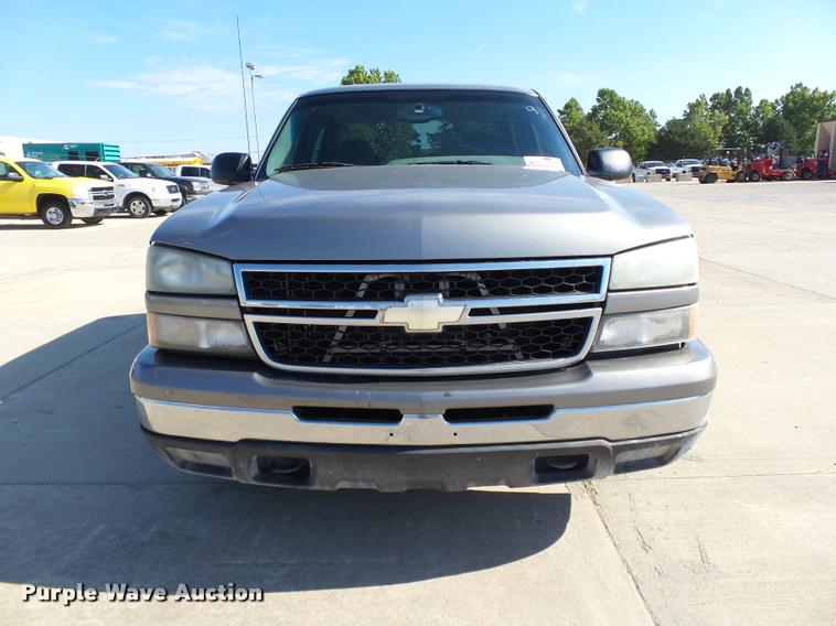 image for item DB4062 2007 Chevrolet Silverado Classic 1500 LT Crew Cab pickup truck