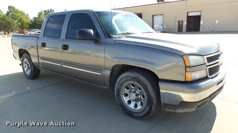 image for item DB4062 2007 Chevrolet Silverado Classic 1500 LT Crew Cab pickup truck