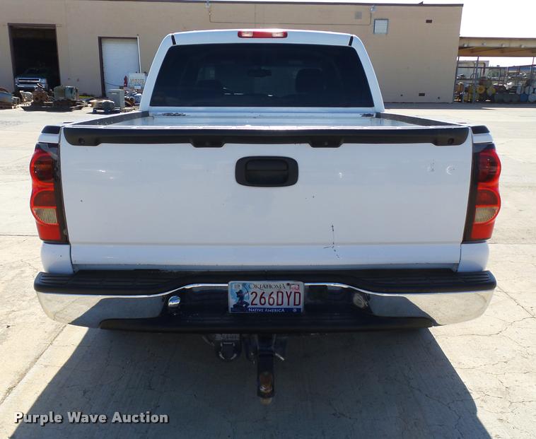 image for item DB4063 2006 Chevrolet Silverado 1500 LT Crew Cab pickup truck