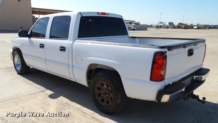 image for item DB4063 2006 Chevrolet Silverado 1500 LT Crew Cab pickup truck