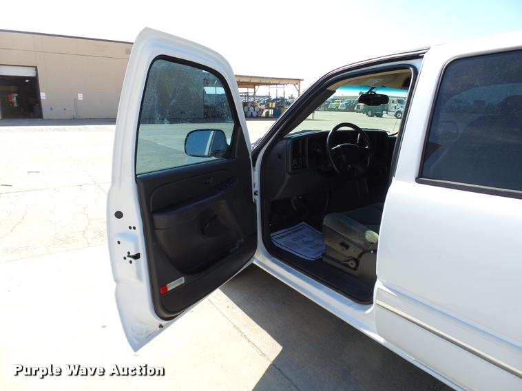 image for item DB4063 2006 Chevrolet Silverado 1500 LT Crew Cab pickup truck