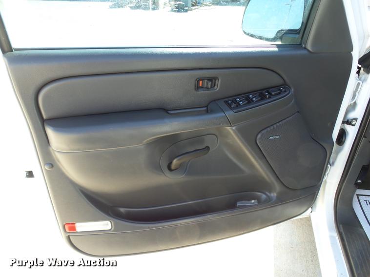 image for item DB4063 2006 Chevrolet Silverado 1500 LT Crew Cab pickup truck