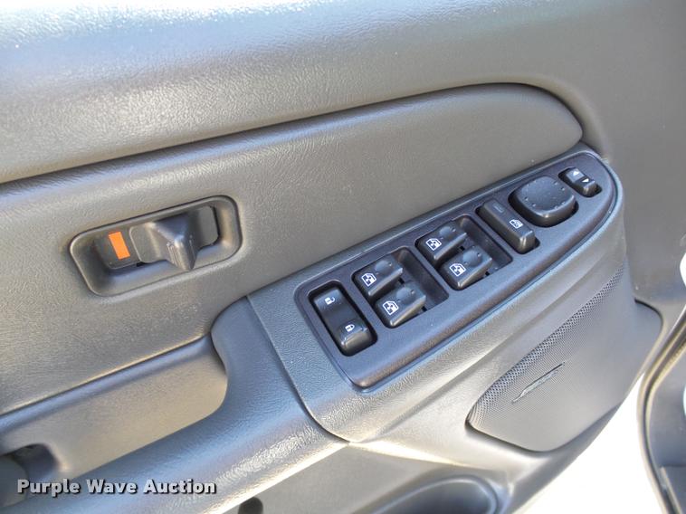 image for item DB4063 2006 Chevrolet Silverado 1500 LT Crew Cab pickup truck