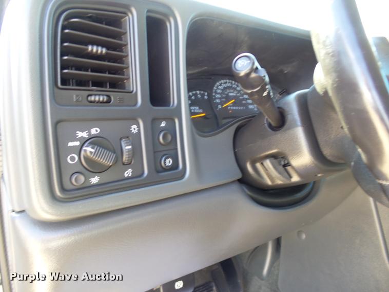 image for item DB4063 2006 Chevrolet Silverado 1500 LT Crew Cab pickup truck