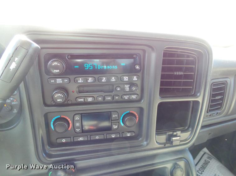 image for item DB4063 2006 Chevrolet Silverado 1500 LT Crew Cab pickup truck