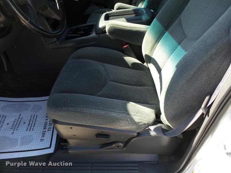 image for item DB4063 2006 Chevrolet Silverado 1500 LT Crew Cab pickup truck